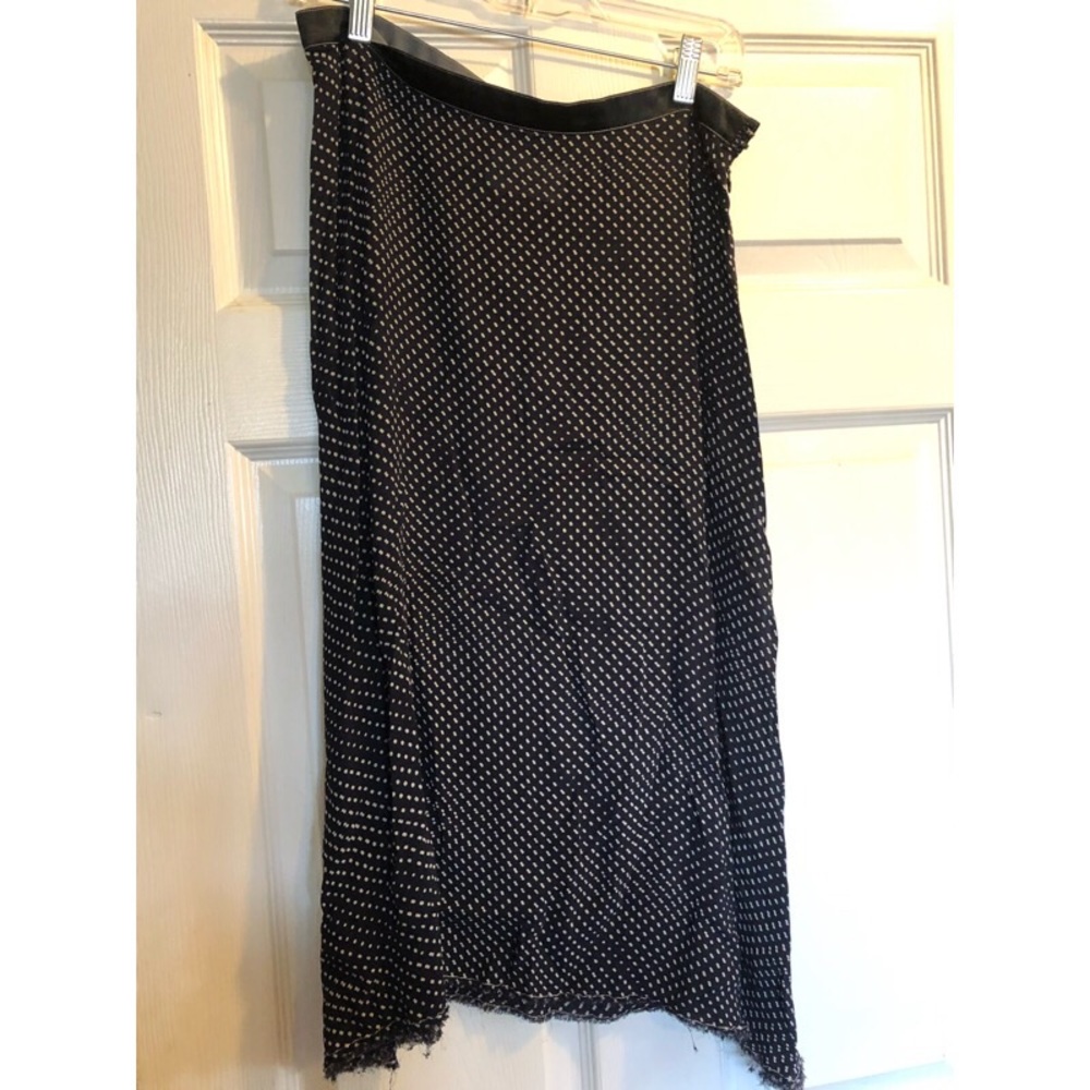 Black and white printed skirt
